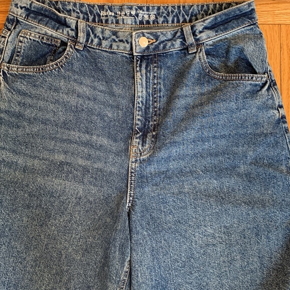 Brand NEW Ripped Knee Jeans - Picture 2 of 9